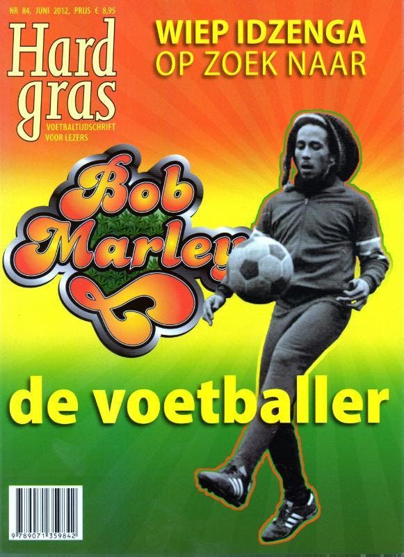 Bob Marley, een levenlang voetbal / Hard gras / 84, Boeken, Hobby en Vrije tijd, Zo goed als nieuw, Verzenden