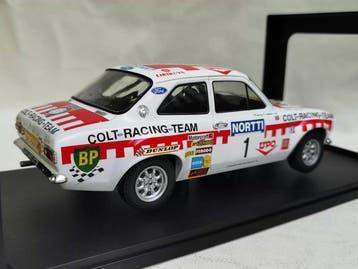 IXO 1:18 - Modelauto - Ford Escort Mk1 RS 1600