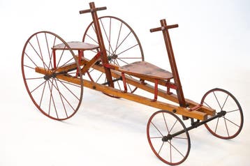 Antieke houten tandem kindercar / trapfiets...