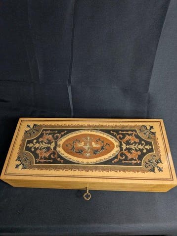 Boîte à bijoux - armoiries - Hêtre, Antiquités & Art, Curiosités & Brocante