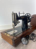 Pfaff 30 Naaimachine - Gietijzer, Beuken