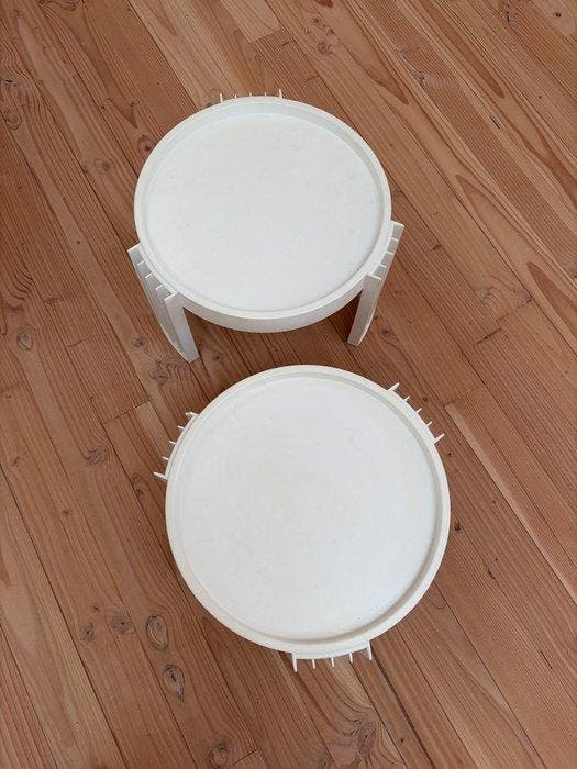 Cassina - Gianfranco Frattini - Bijzettafel (2) - Marema -, Antiek en Kunst, Antiek | Meubels | Stoelen en Sofa's