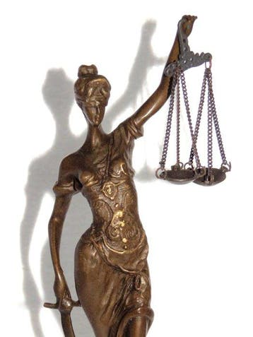 Naar Mayer - sculptuur, Fraai Sculptuur van Vrouwe Justitia, Antiek en Kunst