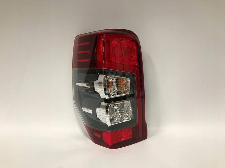 Mitsubishi L200 2019- achterlicht links LED Europa, Autos : Pièces & Accessoires, Éclairage, Envoi