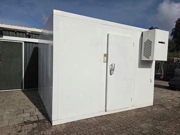 Vriescel 330 x 330 x 245 cm stekker klaar