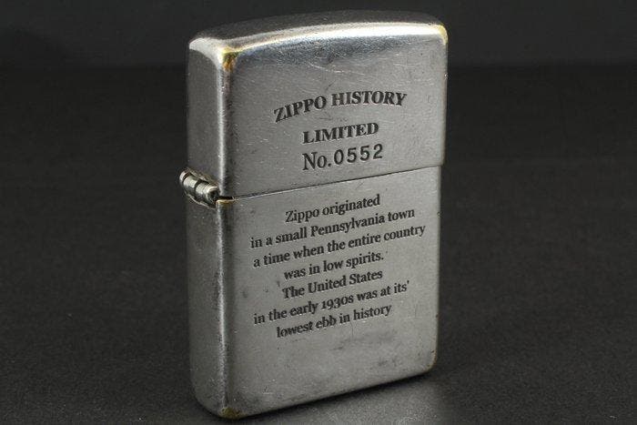 Zippo - Zippo History Limited Edition - Zonder minimumprijs, Collections, Articles de fumeurs, Briquets & Boîtes d'allumettes