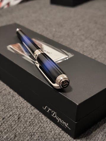 S.T. Dupont, St Dupont stylo plume atelier bleu taille de, Collections