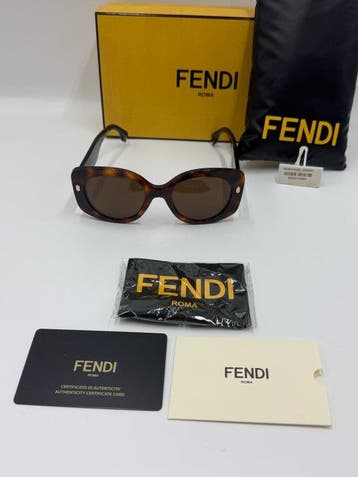 Fendi - FE40030I - Lunettes de soleil, Handtassen en Accessoires, Nieuw