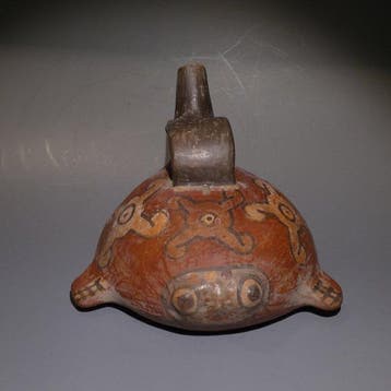 Nazca, Peru, Terracotta, Aardewerk Stirrup Vessel Jar. 8,5