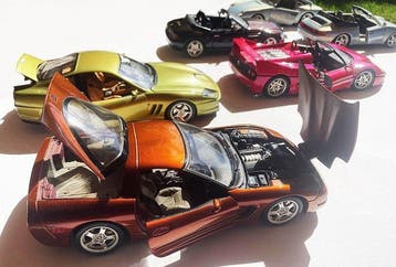 Bburago 1:18 - Modelauto (6) - Special Paint Cars 1x BMW, 1x, Nieuw