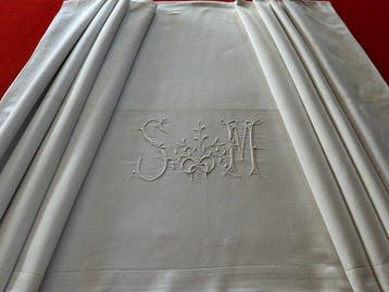 Linge de lit de mariage du début du XXe siècle avec les