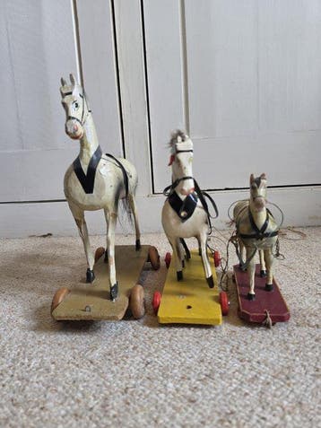 Onbekend - Jouet en étain - Ouden houten speelgoed paarden -