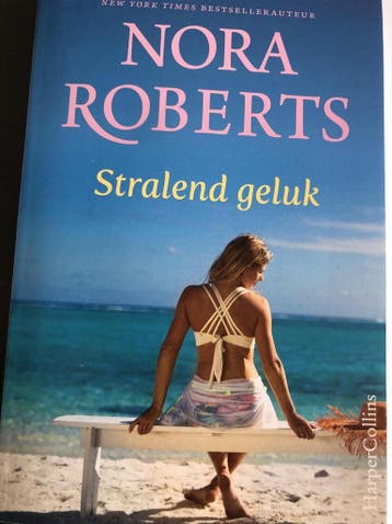 Stralend geluk 9789402703733 Nora Roberts, Boeken, Verzenden, Gelezen, Nora Roberts