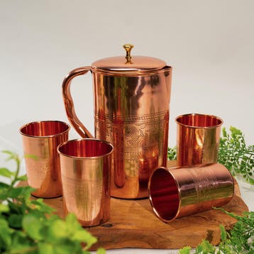 Puur Koperen Set: Kan (±1,5 l) + 4 Bekers Bloempatroon Rand, Ophalen of Verzenden, Nieuw