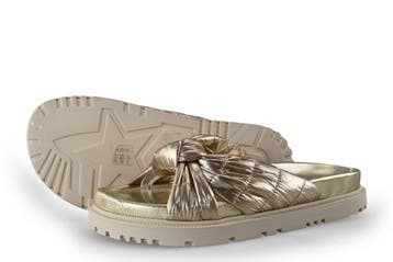 Carrano Slippers in maat 40 Goud, Kleding | Dames, Schoenen, Slippers, Overige kleuren, Verzenden, Zo goed als nieuw