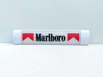 Marlboro - Dimbare lichtreclame bord van Marlboro met het