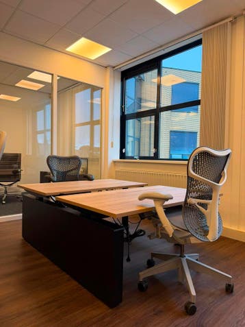 Nieuwe Duo Werkplek - Zit Sta Bureau - Herman Miller, Huis en Inrichting, Verzenden, Nieuw