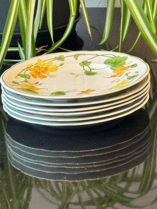 Villeroy & Boch - Bord (6) - Geranium - Porselein - geranium, Antiek en Kunst, Antiek | Meubels | Tafels