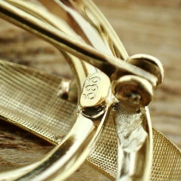 Gouden fantasie broche; Krul, Bijoux, Sacs & Beauté, Broches, Ophalen of Verzenden