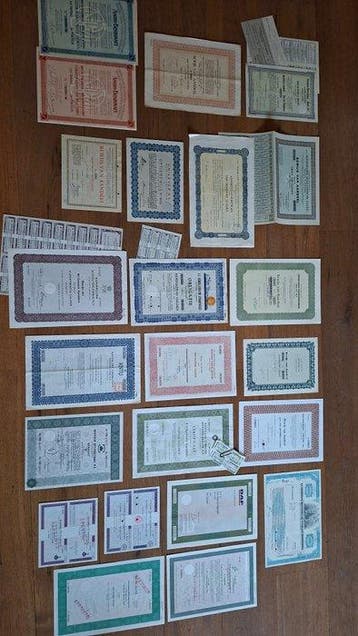 Document - Collectie van 23 Nederlandse waardepapieren,