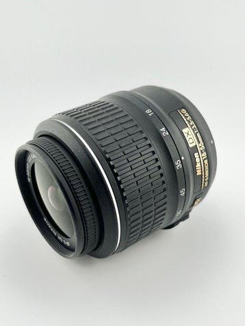 Nikon AF-S DX NIKKOR 18-55mm f/3.5-5.6G VR Objectif