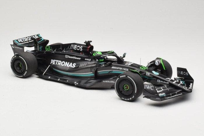 Minichamps 1:18 - Model raceauto - Mercedes-AMG Petronas F1, Hobby en Vrije tijd, Modelauto's | 1:5 tot 1:12