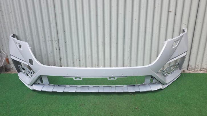 Pare-chocs av. Skoda Octavia IV VRS 2019-23 5E3807217F, Auto-onderdelen, Carrosserie, Ophalen