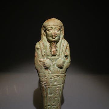 Oud-Egyptisch Faience Fijne shabti. Hoogte 12 cm. Late