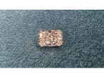 Veiling - Diamant radiant 1.00 crt ( IGI gecertificeerd ), Handtassen en Accessoires, Edelstenen, Nieuw