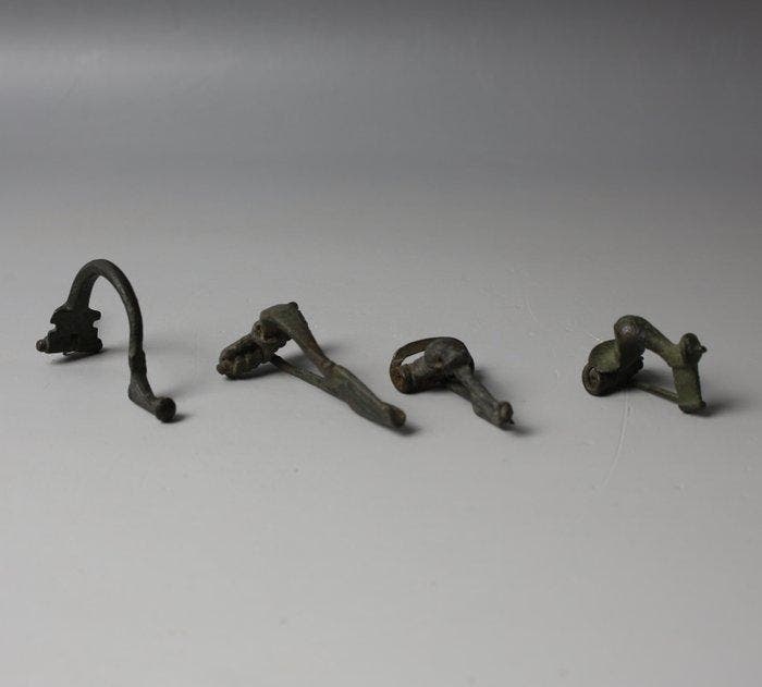 Oud-Romeins Brons Fibula-lot (4 stuks) (Zonder minimumprijs), Collections, Minéraux & Fossiles