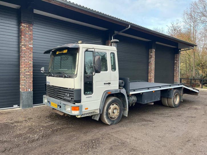 Veiling: Platte laadbak Vrachtwagen Volvo FL613 Diesel 174pk, Auto's, Vrachtwagens, Ophalen
