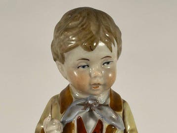 Figuur - Little doctor, art_DECO - Porselein