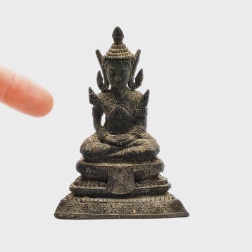 Anciens Indochinois Bronze Talisman voyageur avec perle de