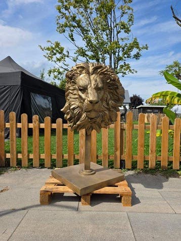 Ornement décoratif - Europe - Tête de lion XXL sur socle, Antiquités & Art