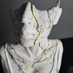 Santicri - Tired face (white and black marble)