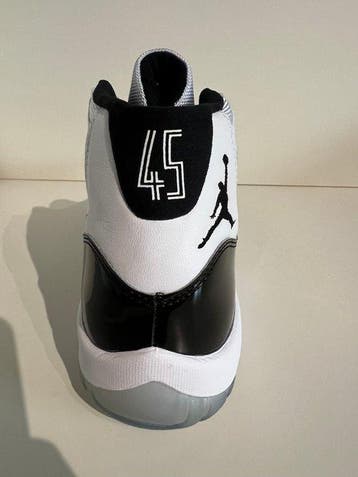Nike - Air Jordan 11 Retro - Sneakers - Maat: EU 42.5 -