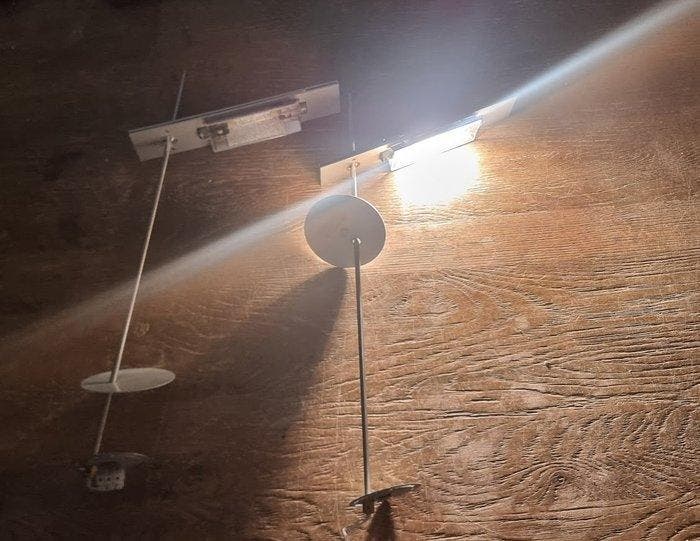 Ingo Maurer - Ingo Maurer - Plafondlamp (2) - Wandelende, Antiek en Kunst, Antiek | Verlichting