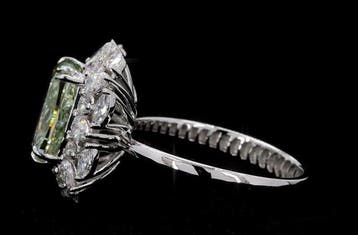 Ring - 14 karaat Witgoud - 4.44ct. tw. Groen Diamant (Fancy