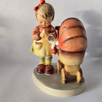 Goebel - Figurine - Hummel #67 - Doll Mother - TMK3 -