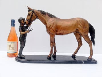 sculptuur, Girl with horse - 37 cm - Marmer, Brons