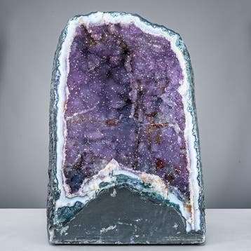 Amethistgeode met fijne kristallen – prachtig kleurenspel en