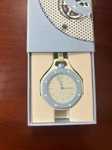 Swatch - Royal Pop - Sans prix de réserve - SSX03C101N -