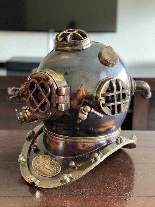 18 Duikhelm - US Navy Duikduikhelm