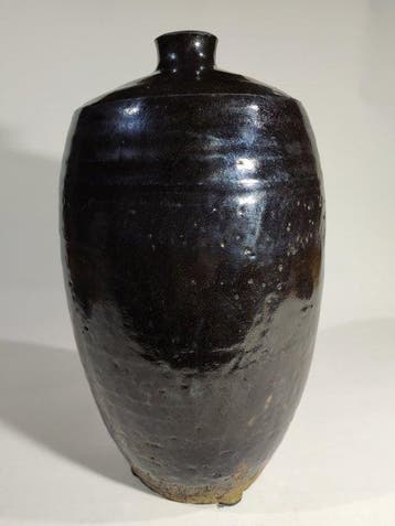 Antieke Chinese wijnpot in Henan-stijl, zwart geglazuurd,