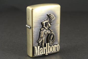 Zippo - Marlboro Sexy Girl Emblem - Zakaansteker - metaal, Verzamelen, Rookartikelen, Aanstekers en Luciferdoosjes, Nieuw