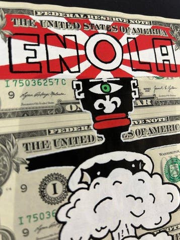 eR.B. -  Enola Gay  _ STREET ART SUR DOLLARS