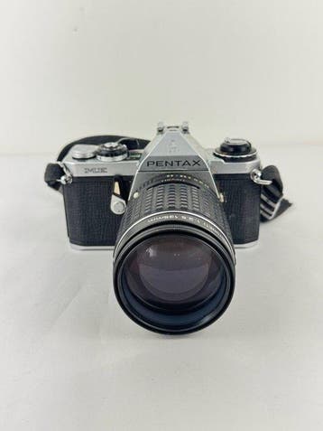 Pentax ME with Pentax Takumar Bayonet 135mm Lens Analoge
