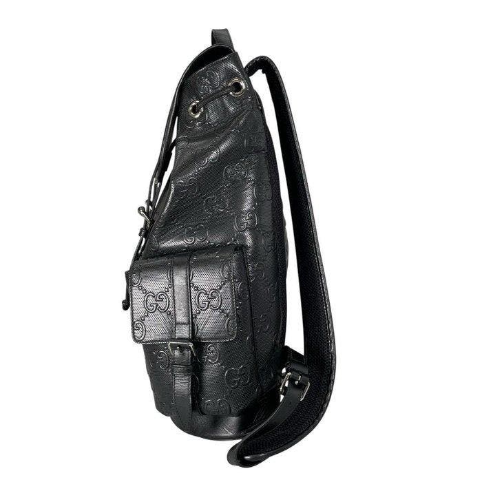 Gucci - GG emboss - Sac à dos, Handtassen en Accessoires, Tassen | Damestassen