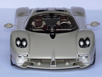 Pocher 1:8 - Model sportwagen - Pagani Utopia (modellino, Hobby en Vrije tijd, Modelauto's | 1:5 tot 1:12, Nieuw