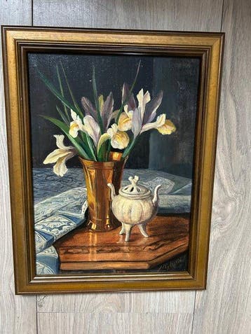 J. Van Eybergen (1888-1946) - Bloemstilleven met pot